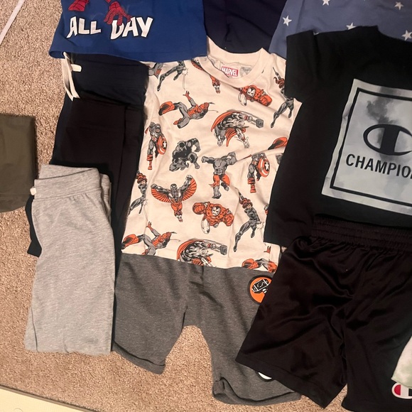 Size 5T Bundle Nike H&M, Old Navy, Target, champion - Picture 6 of 10